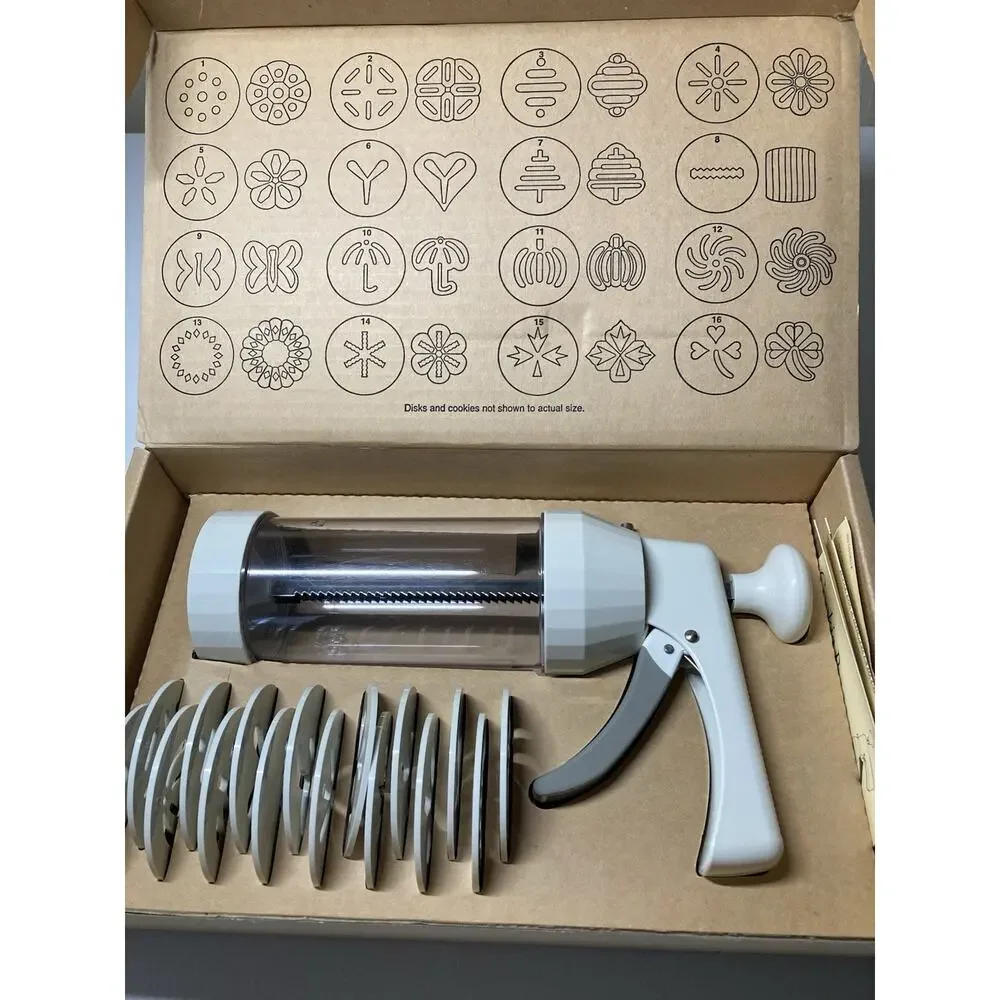 Pampered Chef Cookie Press #1525 - 16 Discs - Complete Set in Box